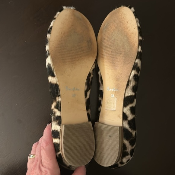 Boden Leopard Calf Hair Leather Ballet Flats
Size 38 / 7.5 Preppy Timeless Chic - Picture 6 of 12